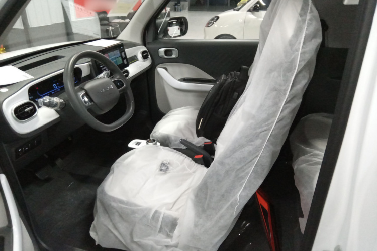 吉利银河 熊猫 2025款 210km 元气熊中控内饰19