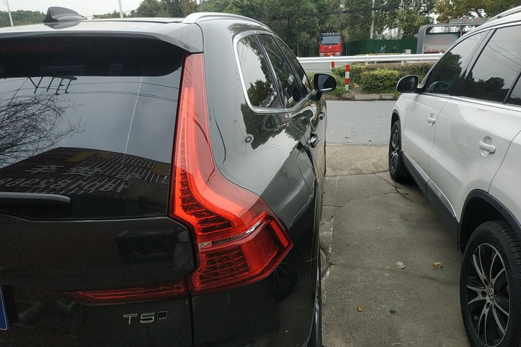 沃尔沃XC60 2019款 T5 四驱智逸版 国VI车身外观6006