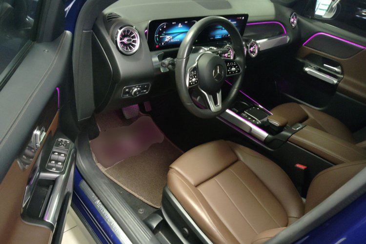 奔驰GLB 2020款 改款 GLB 200 动感型中控内饰20