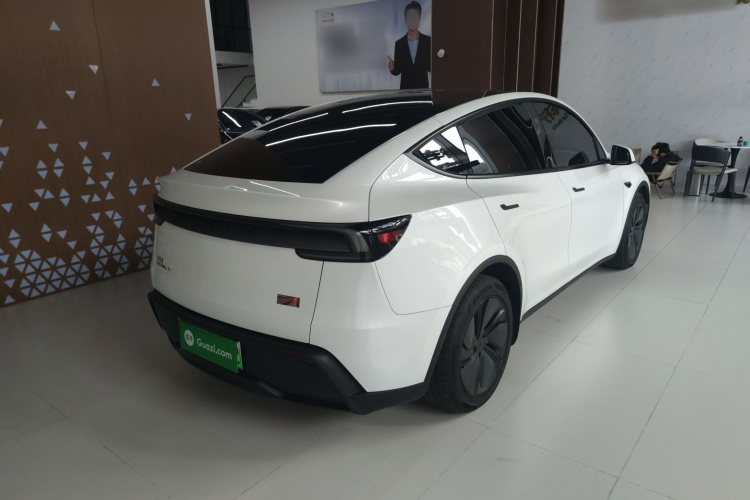 特斯拉 Model Y 2025款 长续航全轮驱动版车身外观6005