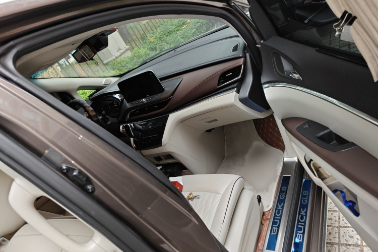 别克GL8 2022款 陆上公务舱 652T 豪华型局部细节9005