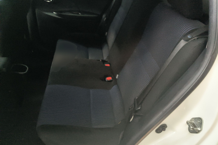 丰田 YARiS L 致炫 2016款 改款 1.5G CVT炫动版中控内饰7004