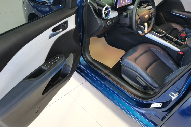 雪佛兰 科鲁泽 2023款 1.5L 双离合悦享版中控内饰20