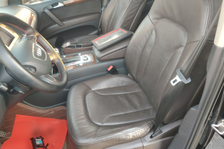 奥迪Q7 2014款 35 TFSI 运动型中控内饰19