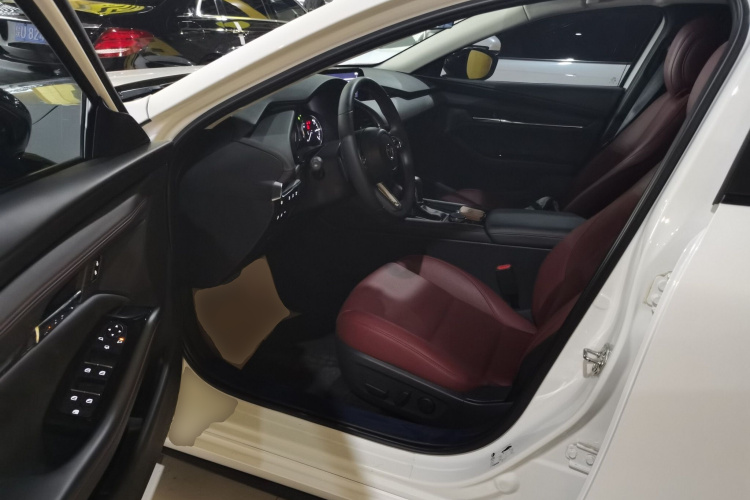 马自达3 昂克赛拉 2023款 2.0L 自动质臻版中控内饰20