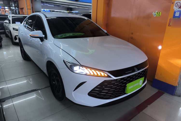 比亚迪 秦PLUS 2025款 DM-i 智驾版 55KM领先型车身外观3