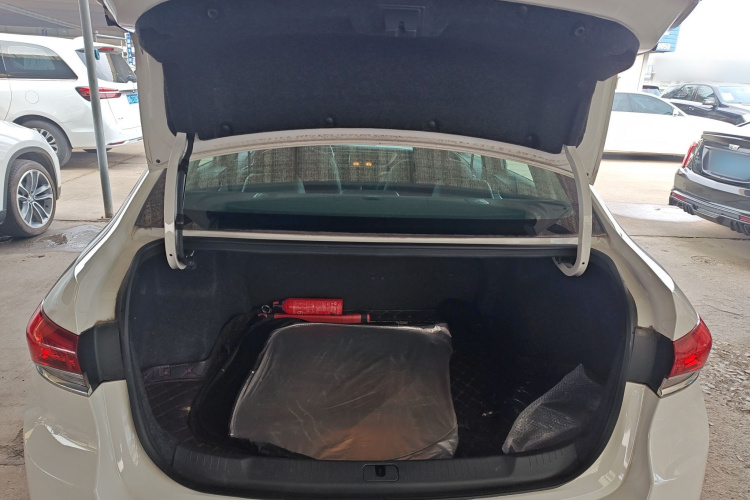 别克 英朗 2021款 改款 典范 1.5L 自动精英型机舱底盘23