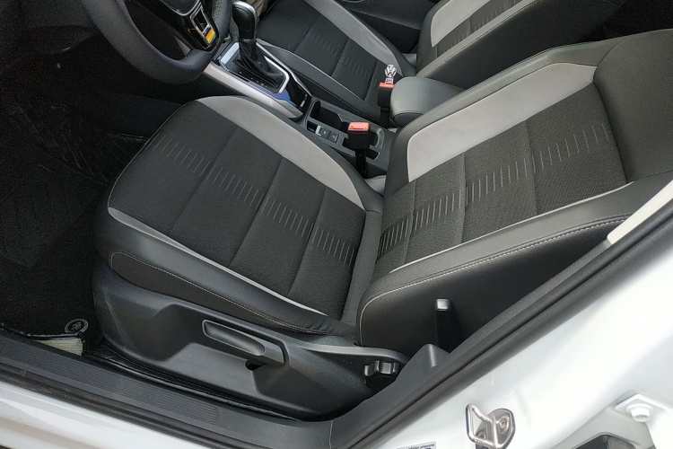 大众 T-ROC探歌 2020款 230TSI DSG两驱进取型中控内饰19