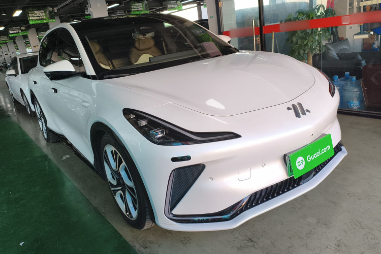 智己汽车 智己LS7 2023款 100kWh Lux后驱版车身外观3