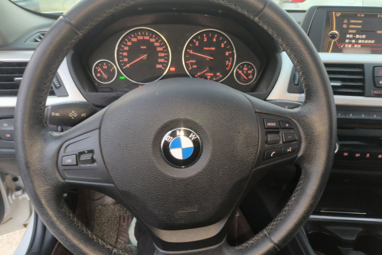 宝马3系 2014款 320Li 时尚型中控内饰13