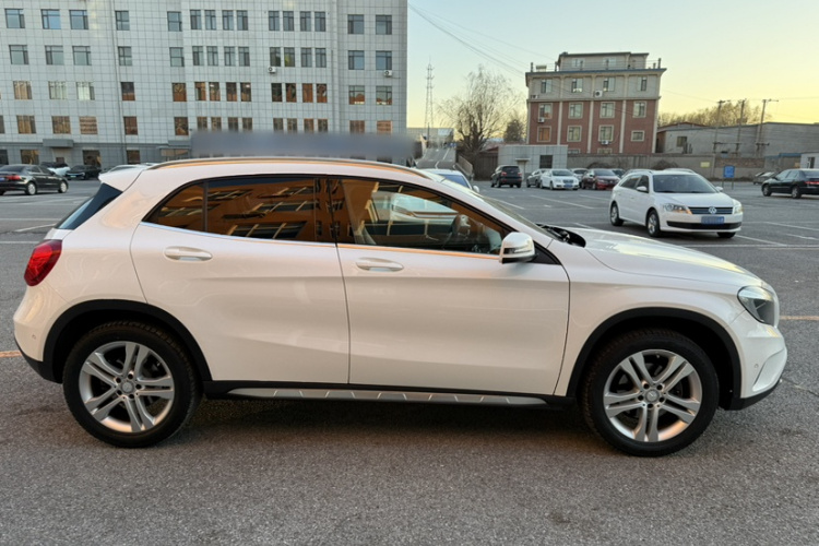 奔驰GLA 2016款 GLA 200 动感型车身外观6006