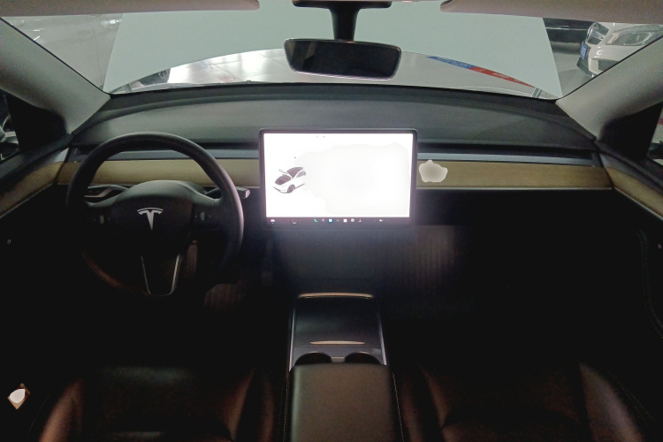 特斯拉 Model Y 2021款 长续航全轮驱动版中控内饰7002