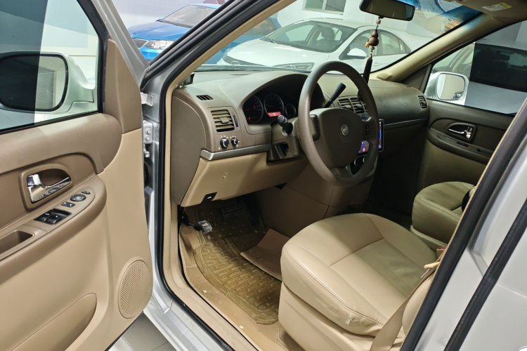 别克GL8 2014款 2.4L 经典版中控内饰20