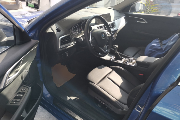 宝马1系 2018款 120i 设计套装型中控内饰20