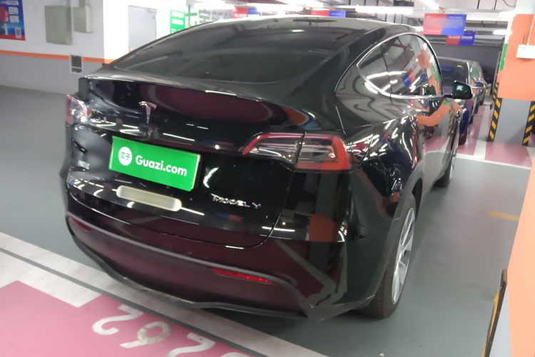 特斯拉 Model Y 2022款 改款 后轮驱动版车身外观7