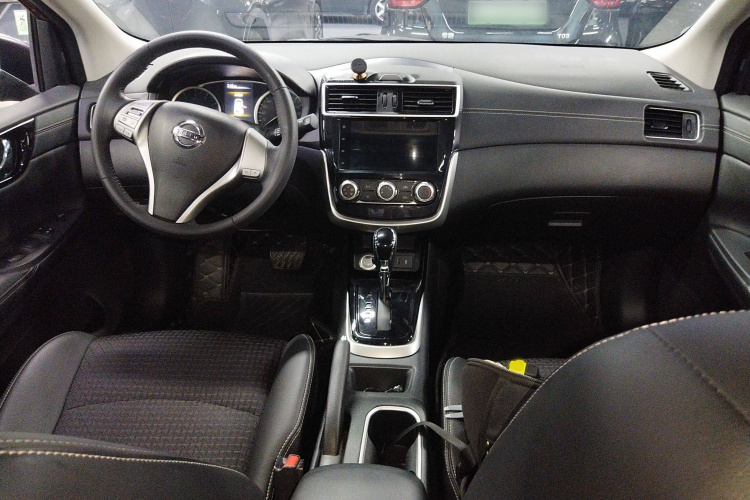 日产 骐达TIIDA 2020款 1.6L CVT智行版中控内饰7002