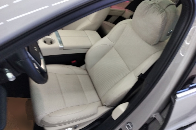 理想汽车 理想L6 2024款 Pro中控内饰19