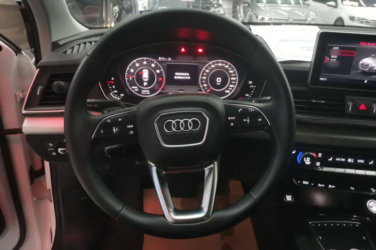 奥迪Q5L 2020款 改款 40 TFSI 荣享时尚型中控内饰13