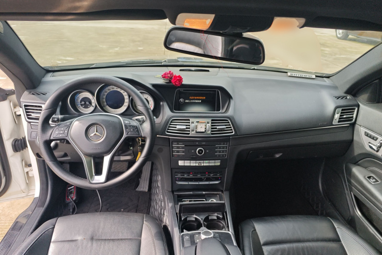 奔驰E级(进口) 2014款 E 200 轿跑版中控内饰12