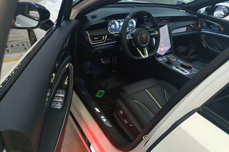 红旗H6 2023款 2.0T 致尚版中控内饰20