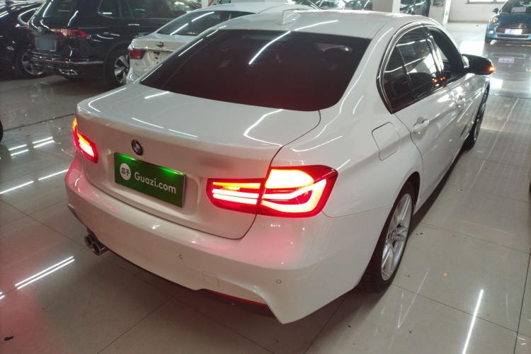 宝马3系 2018款 320i M运动套装车身外观7