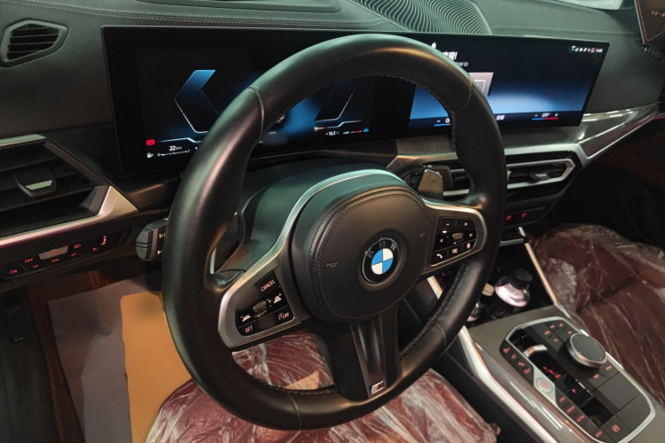 宝马4系 2023款 430i Gran Coupe M运动曜夜套装中控内饰7002