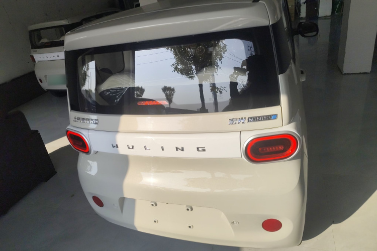 五菱汽车 宏光MINIEV 2024款 第三代 215km 青春版车身外观6