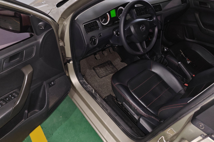 斯柯达 昕锐 2018款 1.4L 手动标准版中控内饰7003