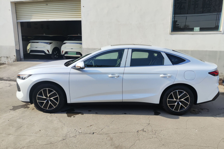 比亚迪 秦L 2024款 DM-i 120KM超越型车身外观4