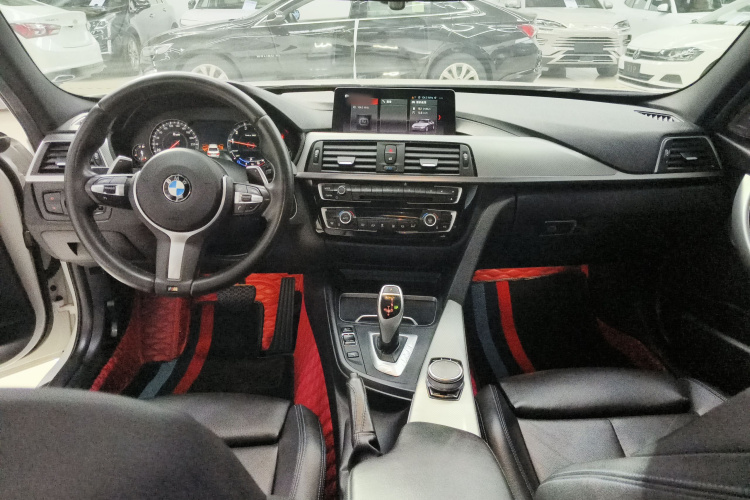 宝马3系 2018款 320i M运动曜夜版中控内饰7002