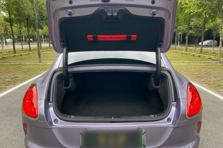 欧拉闪电猫 2022款 555km 尊贵版中控内饰7007