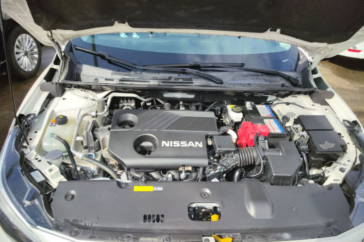 日产 轩逸 2021款 1.6L XL CVT悦享版机舱底盘24