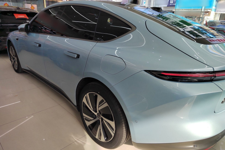 蔚来ET5 2022款 75kWh车身外观4