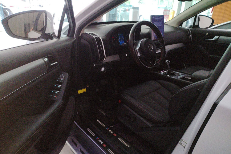 比亚迪 唐 2018款 2.0T 自动智联尊贵型 5座 国V中控内饰7003