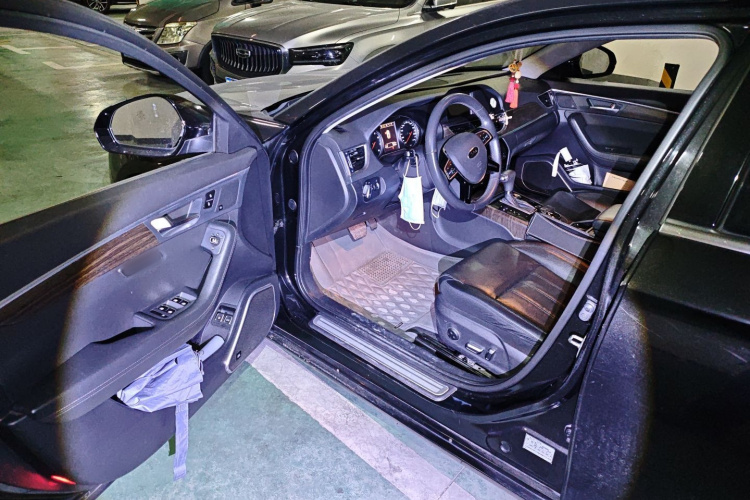 江汽集团 瑞风A60 2017款 1.5TGDI 自动豪华商务型中控内饰20