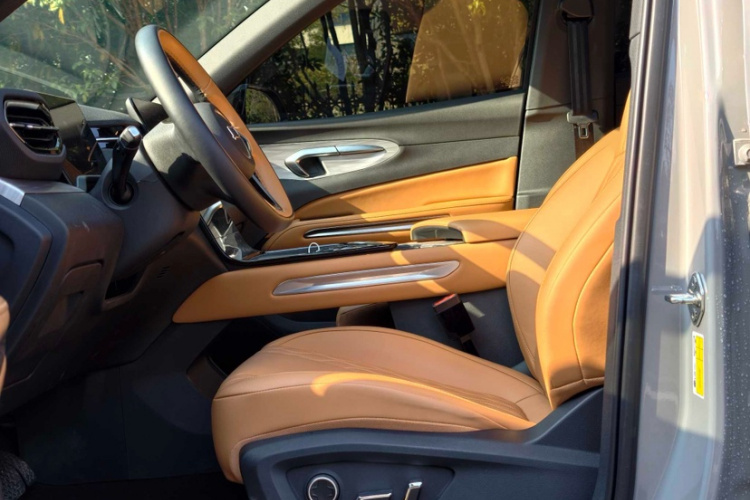 奔腾 悦意07 2025款 210km 悠享版局部细节19