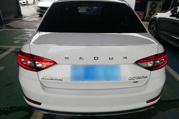 斯柯达 明锐 2020款 1.5L 自动智行豪华版车身外观6004