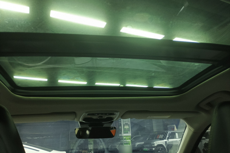 领克02 2022款 2.0TD DCT耀Pro中控内饰22