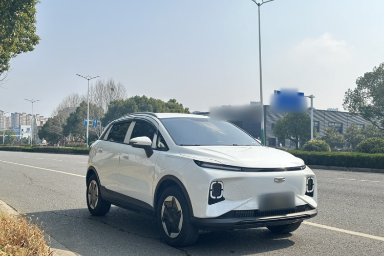 吉利几何E萤火虫 2024款 301km 流光车身外观6010