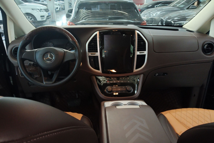 奔驰V级（平行进口） 中控内饰12