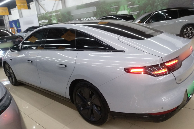 零跑汽车 零跑C01 2022款 后驱长续航版车身外观4