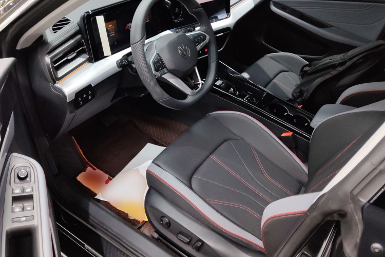 大众 2025款 凌渡L 280TSI DSG酷辣版中控内饰7003