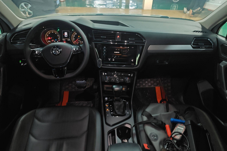 大众 途观L 2020款 330TSI 自动两驱全景舒适版 国VI中控内饰12