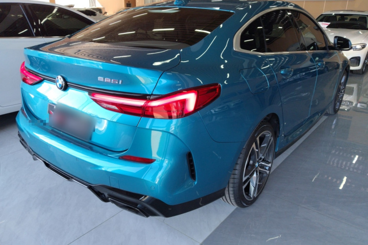 宝马2系(进口) 2023款 225i 四门轿跑车 M运动套装车身外观7