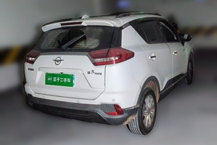 海马S5青春版 2017款 1.6L 手动尊贵型车身外观7