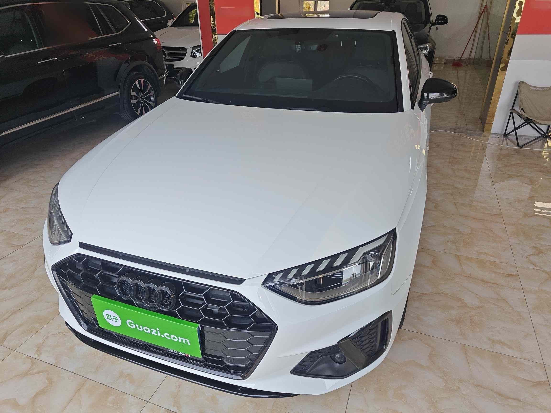 奥迪A4L 2023款 40 TFSI 豪华动感型(1)