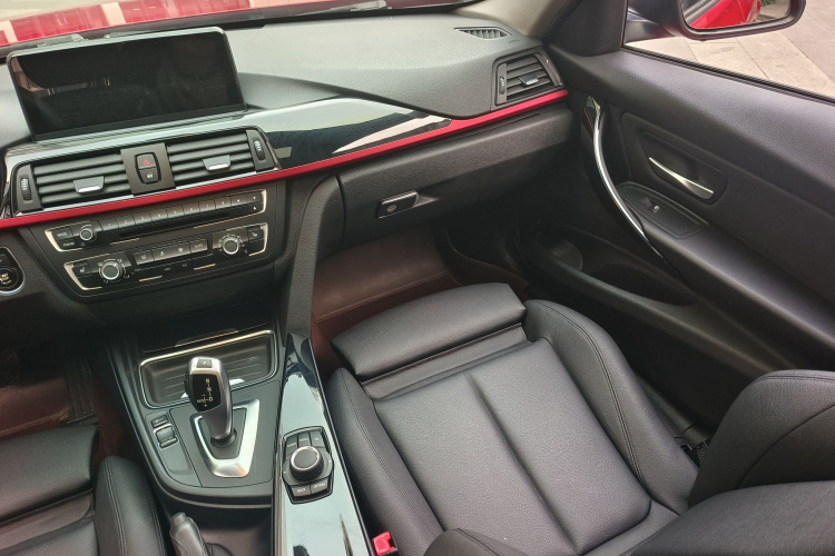 宝马3系 2015款 316i 运动设计套装中控内饰7007