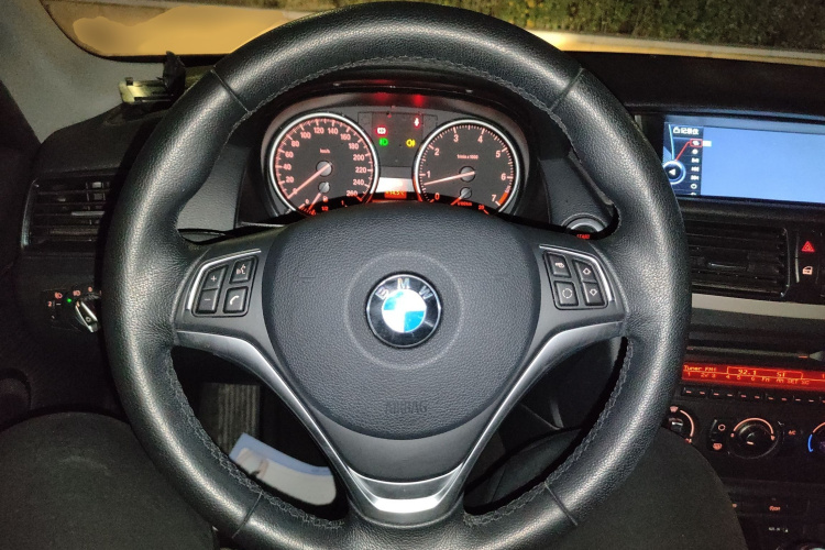 宝马X1 2014款 sDrive18i 时尚型局部细节13