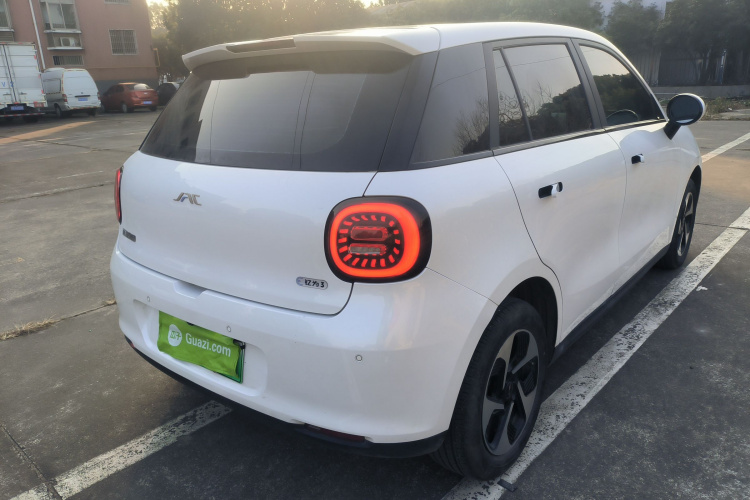 江淮钇为 钇为3 2024款 挚爱版 330km Air车身外观7