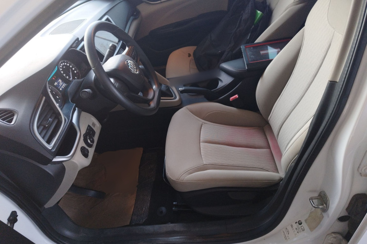 别克 英朗 2019款 15T 双离合进取型 国VI中控内饰19